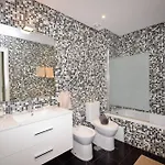 Seaside Family Townhouse - 100m From The Sea!
