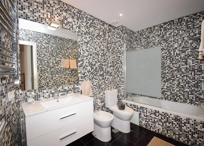 Seaside Family Townhouse - 100m From The Sea!