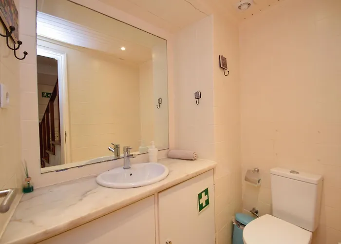 شقة Seaside Family Townhouse - 100m From The Sea! كاسكايس
