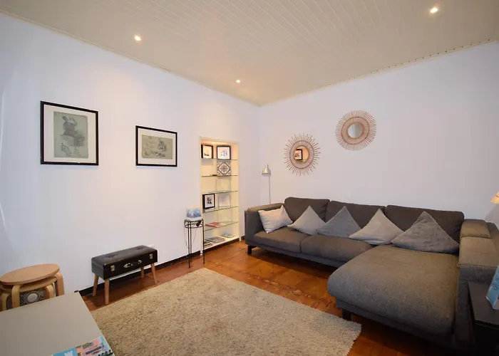 Seaside Family Townhouse - 100m From The Sea! شقة